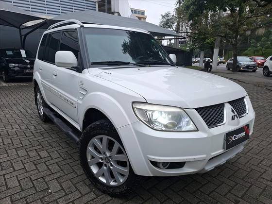 MITSUBISHI PAJERO TR4 2.0 4X4 16V 140CV FLEX 4P AUTOMÁTICO MITSUBISHI PAJERO TR4 2.0 4X4 16V 140CV FLEX 4P AUTOMÁTICO